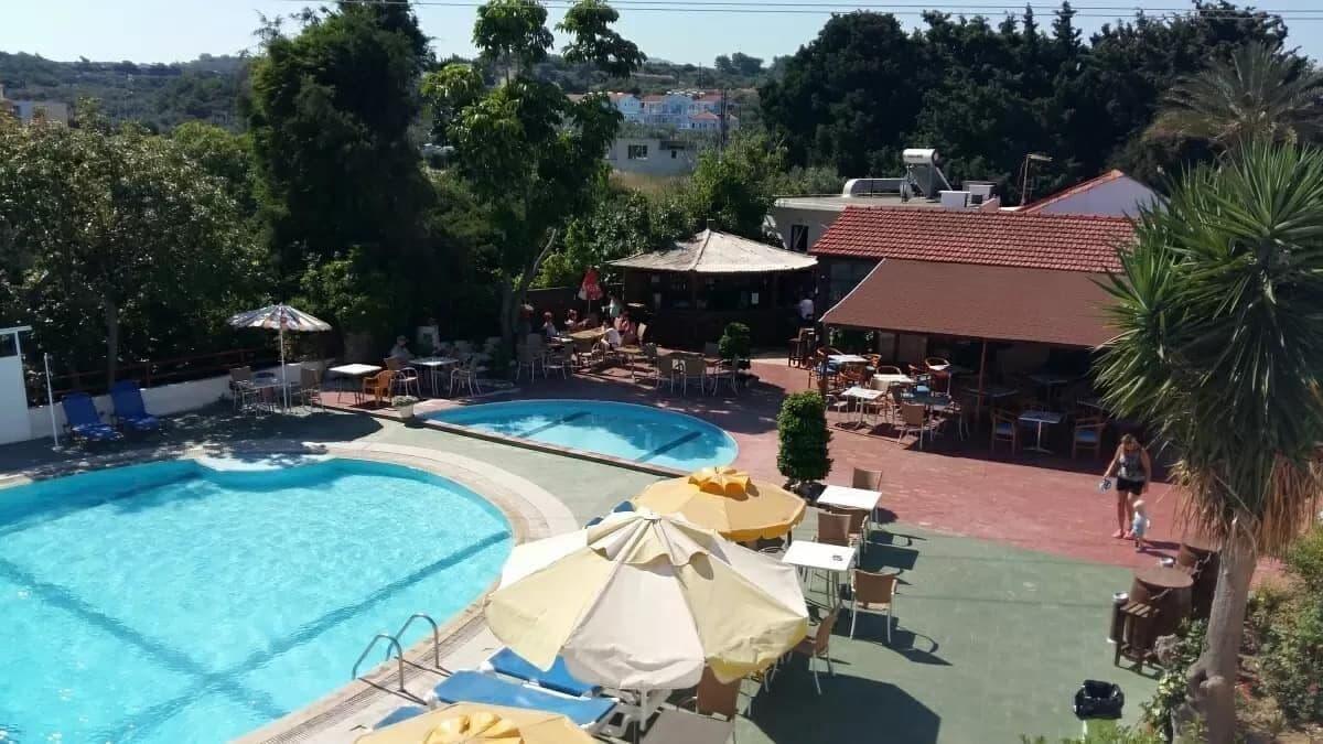 Hotel Asteria Ágios Kírykos Exteriör bild