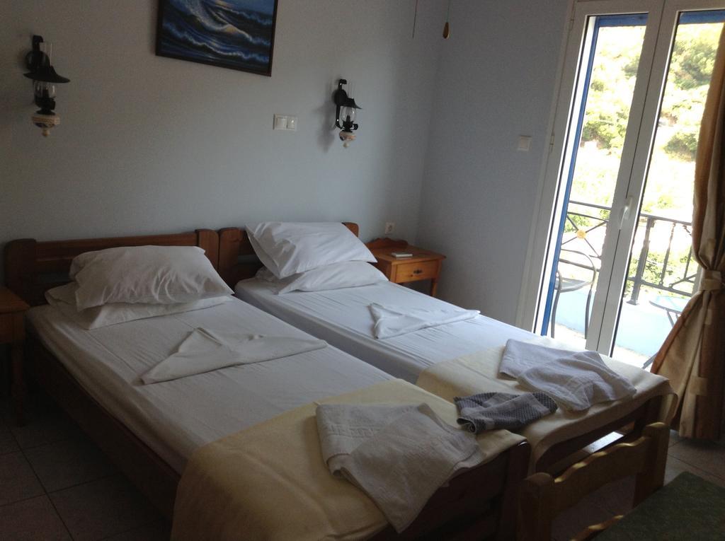 Hotel Asteria Ágios Kírykos Exteriör bild