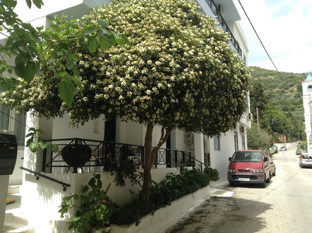 Hotel Asteria Ágios Kírykos Exteriör bild