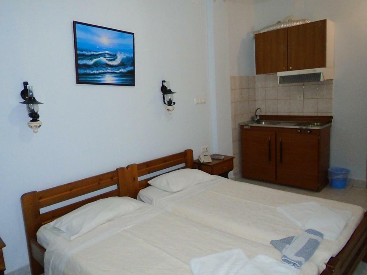 Hotel Asteria Ágios Kírykos Exteriör bild