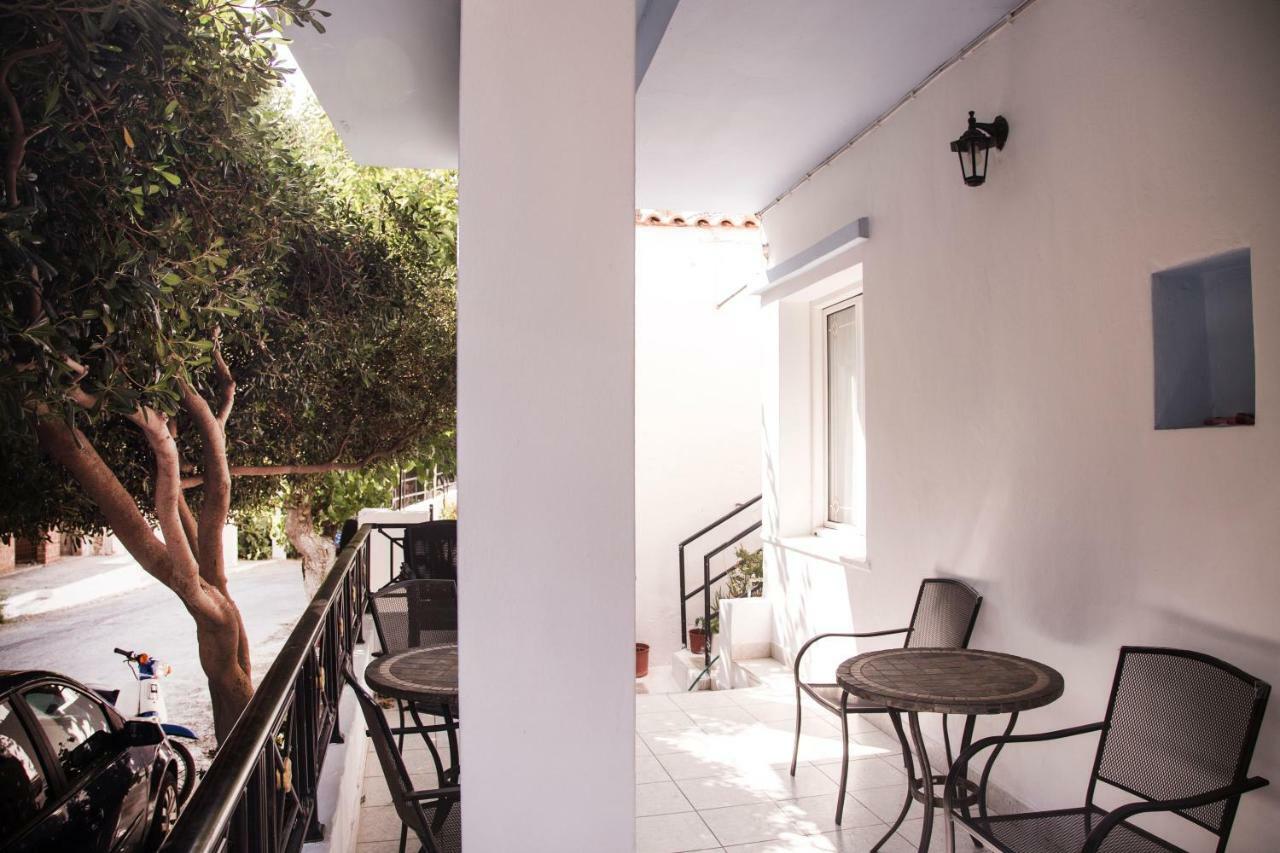 Hotel Asteria Ágios Kírykos Exteriör bild